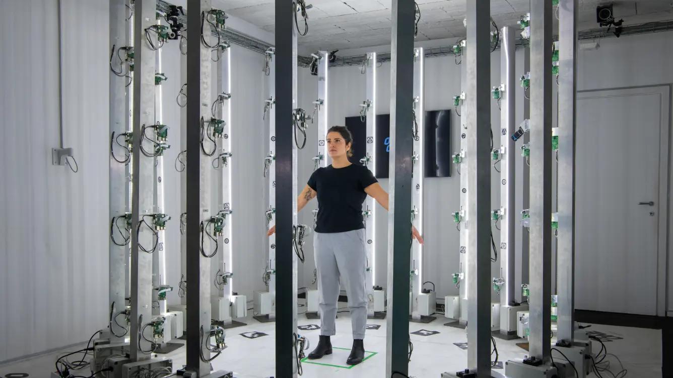 Person in a 3D photogrammetric scanner